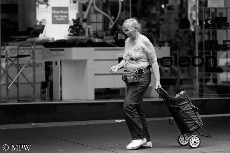 Queen Street Auckland black and white